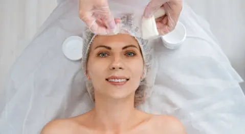 Seidenfadenlifting Landshut © Foto: Viktoryia - stock.adobe.com