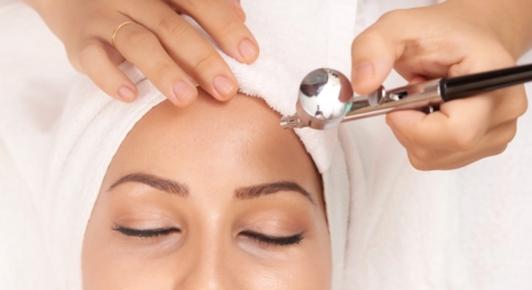 Sauerstoff Anwendung - Kosmetikstudio Bine ©Foto: DragonImages - stock.adobe.com